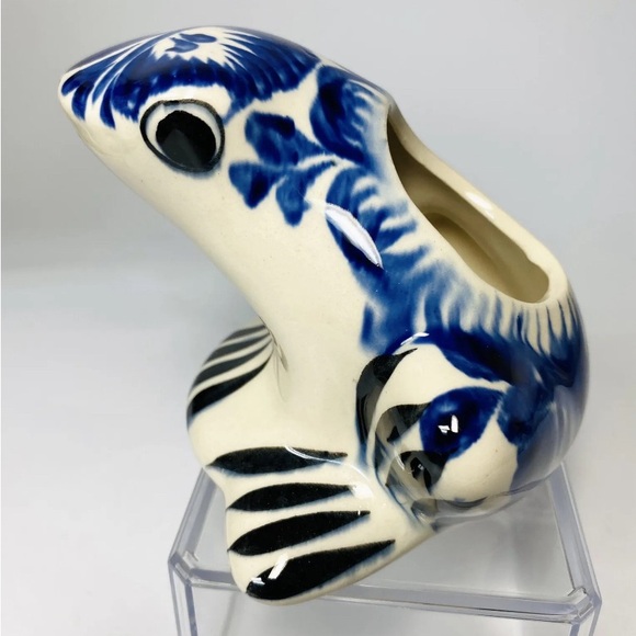 Frog pottery small planter or dish scrubby holder - Picture 1 of 7